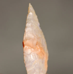 Neolithic Multicolour Agate Flint Leaf-Shaped Arrowhead – 4.9 cm | Ténéré, Mali